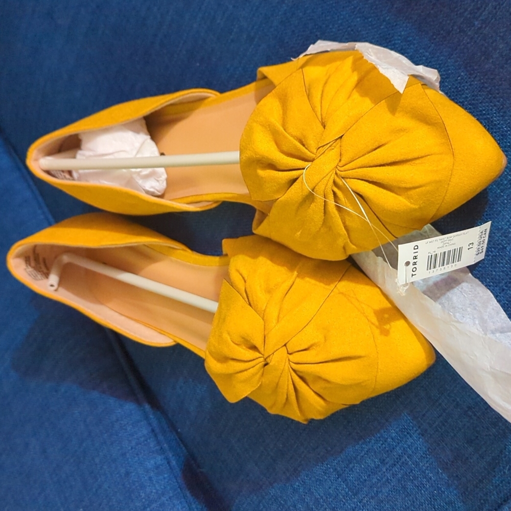 Twist bow dorsay flat